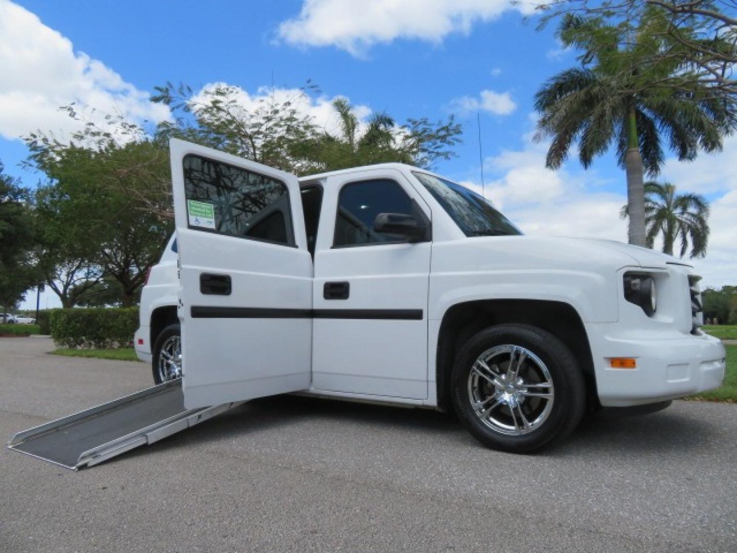 2012 White /Black with an 4.6L V8 engine, Automatic transmission, located at 4301 Oak Circle #19, Boca Raton, FL, 33431, (954) 561-2499, 26.388861, -80.084038 - You are looking at a Gorgeous 2012 Mobility Ventures MV1 Handicap Wheelchair Conversion Van with 64K Original Miles, 4.6L Ford V8, Bleack Leather Type Interior, Alloy Wheels, Power Side Entry Wheelchair Lift with Long Ramp and Short Ramp Function, Q Lock 150 EZ Lock, L-Track Tie Down System, Back Up - Photo#30